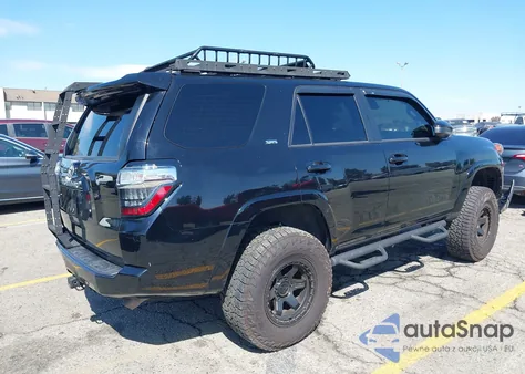 2022 Toyota 4Runner Sr5 из США, поврежденный, VIN JTEEU5JR3N5266980